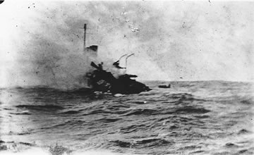 USS Jacob Jones sinking